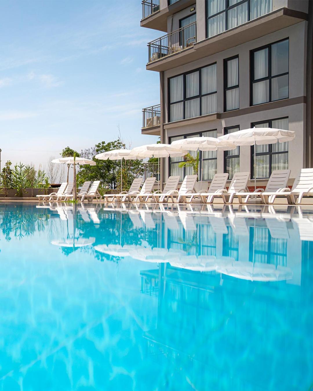 Laristone Suite Spa Hotel Aksu  Exteriör bild